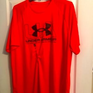 New under armor red and black stort sleeve shirt new